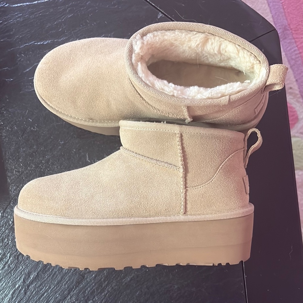 Ugg Ultra Mini Sand